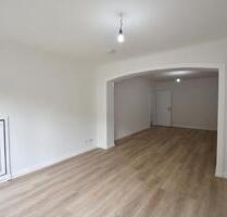 Mit Garten! Renovierte 2,5-Zimmer-Whg in ruhiger Lager - Duisburg Angerhausen