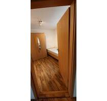 Möbliertes Zimmer in einer WG Wohnung, Teilort 2 km von Backnang