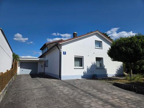 Foto - Zweifamilienhaus, Garage, großer Garten - provisionsfrei