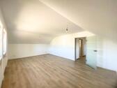 Foto - 4ZKB Dachgeschosswohnung 85m² renoviert + Gartennutzung in Lebach