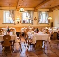 Historisches Restaurant im alten Schlosskeller Dischingen zu v