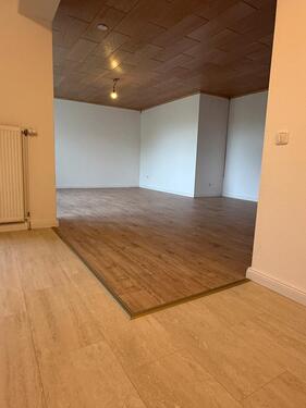 Foto - 2 Zimmer Wohnung Renoviert - 1.214,00&nbsp;EUR Kaltmiete, ca.&nbsp; 74,00&nbsp;m&sup2;