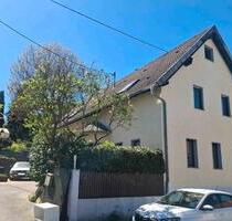 Gepflegtes Einfamilienhaus mit Hof, Garage, Terrasse und Garten - Wehrheim