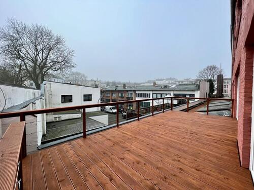 Foto - Helle Bürofläche im 1. OG mit Blick in den ruhigen Innenhof