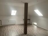 Foto - Sehr schöne, große Dachgeschosswohnung ab sofort zu vermieten
