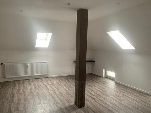 Foto - Sehr schöne, große Dachgeschosswohnung ab sofort zu vermieten