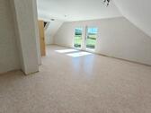 Foto - Renovierte 4-Zimmer-DG-Wohnung mit Balkon & EBK ab 01.12.25