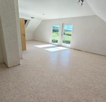 Renovierte 4-Zimmer-DG-Wohnung mit Balkon & EBK ab 01.12.25 - Birstein