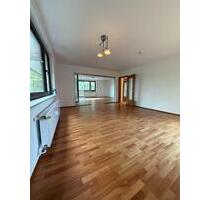 Schöne 4-Zimmer-Wohnung mit Balkon in zentraler Lage - Göttingen Oststadt