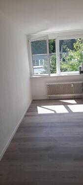 Foto - NOCH FREI: 1-ZI-APARTMENT, 35 qm, neu renoviert, 0157-3448-4360