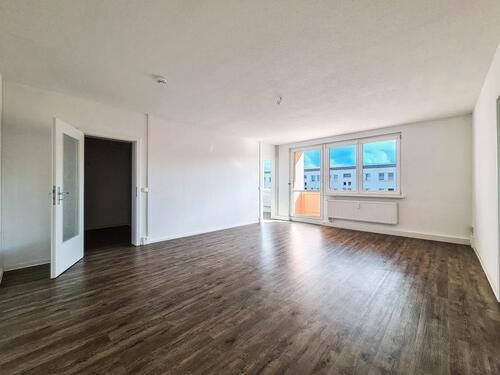 Foto - Exklusiver Einzugsbonus*: renovierte 4 Zimmerwohnung mit Balkon und Ausblick