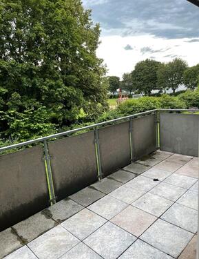 Foto - Helle 3 - Zimmerwohnung mit Balkon im „Grünen“