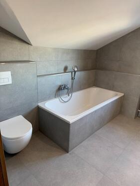 Foto - Helle großzügige 3-Zimmer-Dachgeschosswohnung