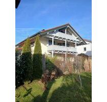 Helle und geräumige 4-Zimmer Maisonette-Wohnung mit 2 Balkonen - Raubling