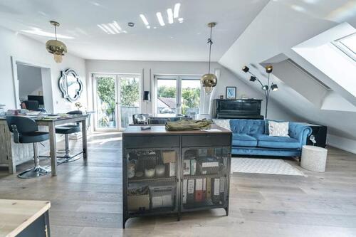 Foto - Lichtdurchflutete 2,5-Zimmer-DG-Wohnung mit Balkon & Stellplatz, FBH