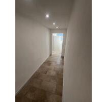 Schöne & Frisch renovierte 2,5 Zi. Wohnung direkt am Marktplatz - Deggendorf