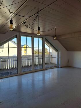 Foto - Dachgeschosswohnung 66 m² 2 ZKB, in Keilberg AB SOFORT