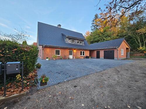 Foto - Moderne 3-Zi-Erdgeschosswohnung mit großem Garten, Doppelterrasse