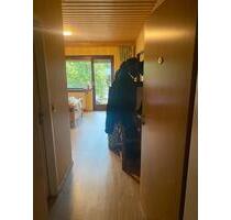 1- Zimmer- Appartement mit eigenem Duschbad- ruhige Lage - Helmenzen