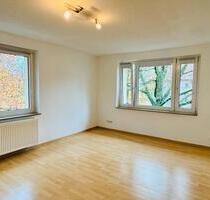 Ruhige 2-ZKBB mit Einbauküche u. Stellplatz - Bielefeld Schildesche