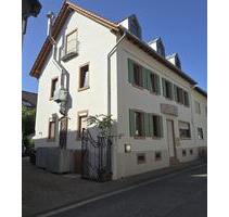 Haus mit zwei Wohnungen und Restaurant, Nähe Bad Vilbel - Schöneck