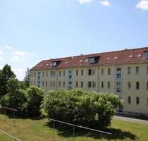 Gut geschnittene 3-Raum-Wohnung mit Einbauküche in gepflegtem Mehrfamilienhaus - Meuselwitz