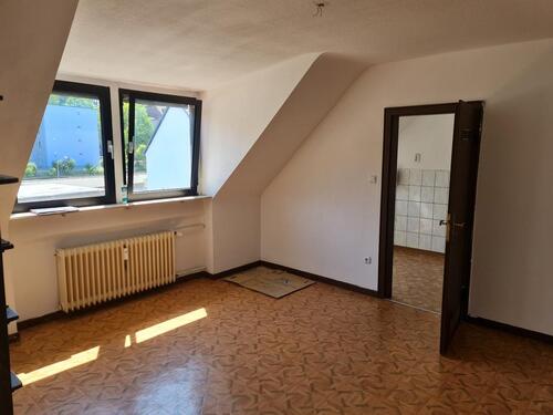 Foto - 3 Zimmer Dachgeschoßwohnung zur Miete in Saarbrücken