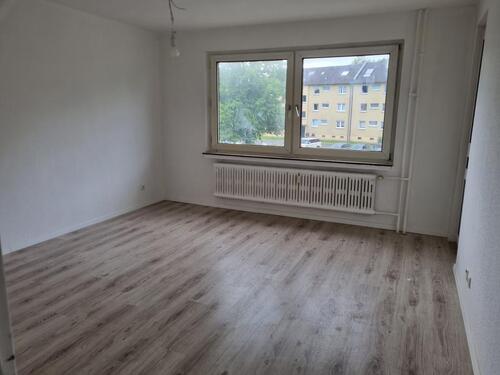 Foto - Großzügige 4-Zimmer-Wohnung mit Parkplatz zu vermieten