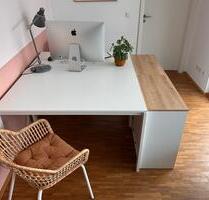 Biete festen Coworking-Arbeitsplatz im Regensburger Ostenviertel