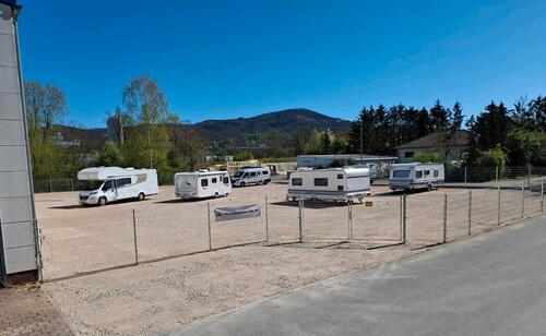 Foto - Einstellplatz Stellplatz Wohnmobil Wohnwagen Anhänger Pkw Boot