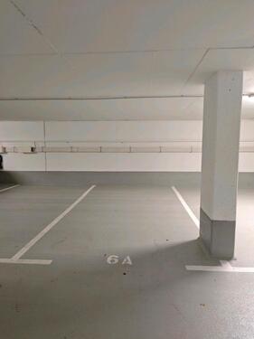 Foto - Tiefgaragenstellplatz - 70,00 EUR Miete,
