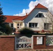 Einfamilienhaus mit Einliegerwohnung, Pool und riesen Wohnzimmer - Großräschen