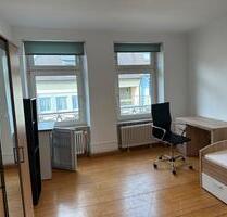 Möblieret 3er WG Zimmer 21m2 2.OG mit Süd Balkon - Karlsruhe Durlach