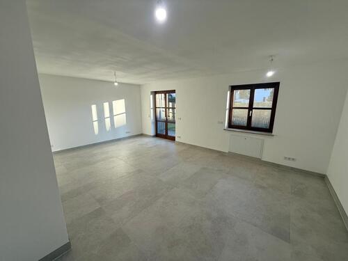 Foto - Erdgeschosswohnung 1 Zi mit Terrasse und Garten