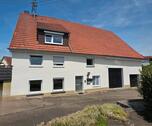 Foto - Großes Zweifamilienhaus mit reichlich Platz für Hobby und Autos