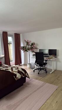 Foto - Stilvolles, möbliertes WG-Zimmer mit Balkon in Neusserfurth-