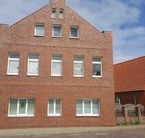 Schönes Zimmer in Altbau Frauen-WG in Heide (3 Min. Marktplatz)