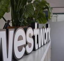 Freier Schreibtisch im Coworking-Space im Leipziger Westen
