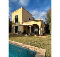 Schönes Ferienhaus mit Garten und Pool am 