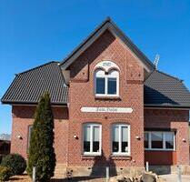 Vollständig sanierte 4-Zimmer Wohnung mit Dachterrasse und Garten - Nübbel