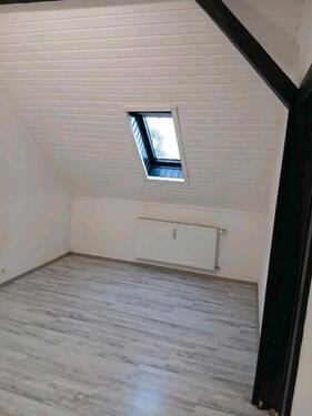 Foto - 1 Zimmer Dachgeschoßwohnung zur Miete in Solingen