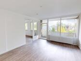 Foto - Perfekt für eine Familie: Große 4-Zimmer-Wohnung mit BALKON und EINBAUKÜCHE