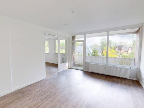 Foto - Perfekt für eine Familie: Große 4-Zimmer-Wohnung mit BALKON und EINBAUKÜCHE