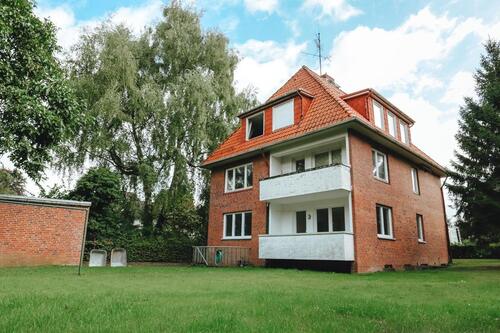 Foto - Kernsanierte 4-Zimmer-Erdgeschosswohnung mit großem Garten 24148
