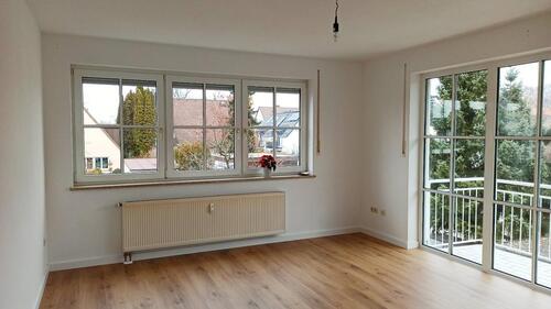 Foto - Sehr helle 2-Zi.-Whg. mit Balkon und EKB
