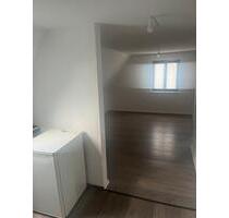 Wohnung ist in Geislingen, 70m2 900 Euro warm Miete mit Strom.