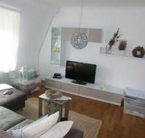 Attraktive 1,5 Zimmer Dach-Wohnung **direkte nähe zur Uni Klinik** - Würzburg Dürrbachau