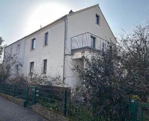 Renovierungsbedürftige Doppelhaushälfte in Pohlheim