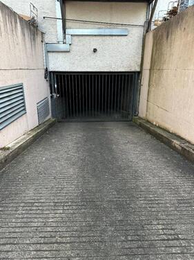 Foto - Überdachte Stellplätze in zentraler Lage