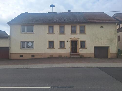 Foto - Mehrgenerationenhaus mit Garage & Geräteschuppen